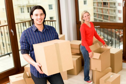 Packing and loading support for a move in Merton